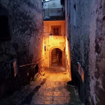 L'arco Nel Borgo Daire Sacrofano