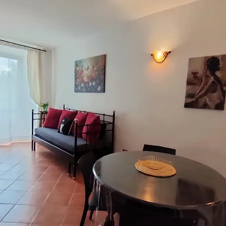 L'arco Nel Borgo Sacrofano
